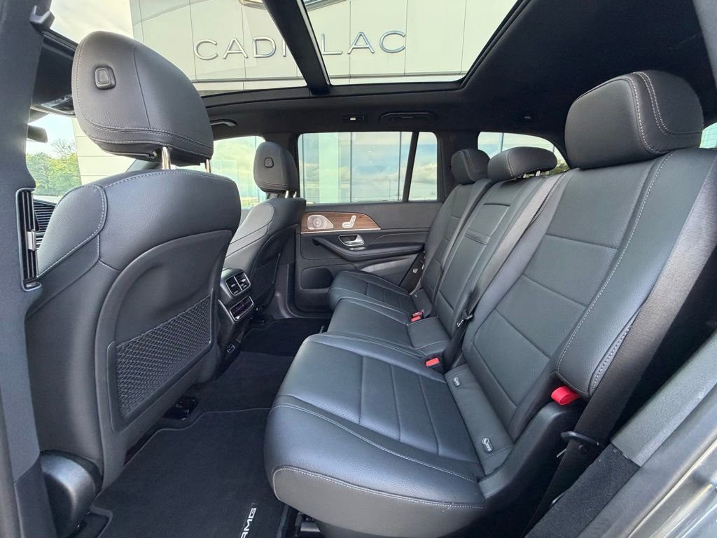 Used 2025 Mercedes-Benz GLS 450 4MATIC image 13