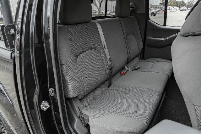 Used 2021 Nissan Frontier SV w/ Midnight Edition Floor Mats image 37