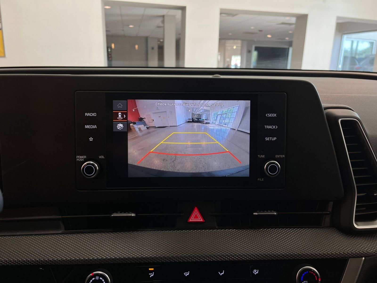 Used 2025 Kia Sportage LX FWD image 24