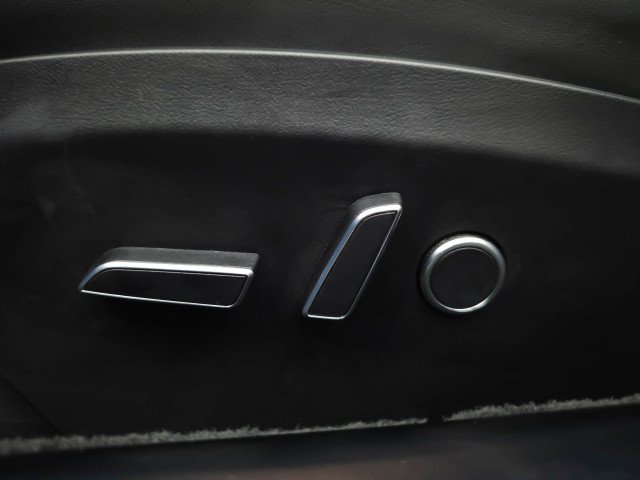 Used 2022 Tesla Model S AWD/4WD image 31