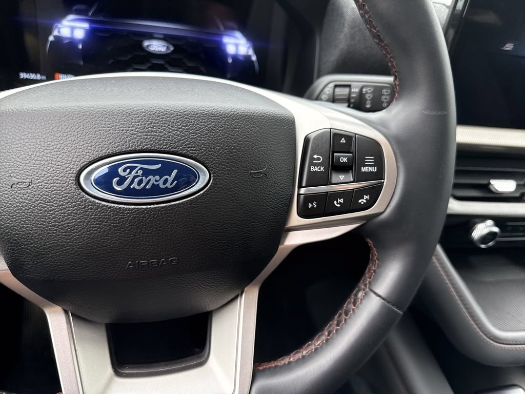 Used 2025 Ford Explorer Active AWD/4WD image 28