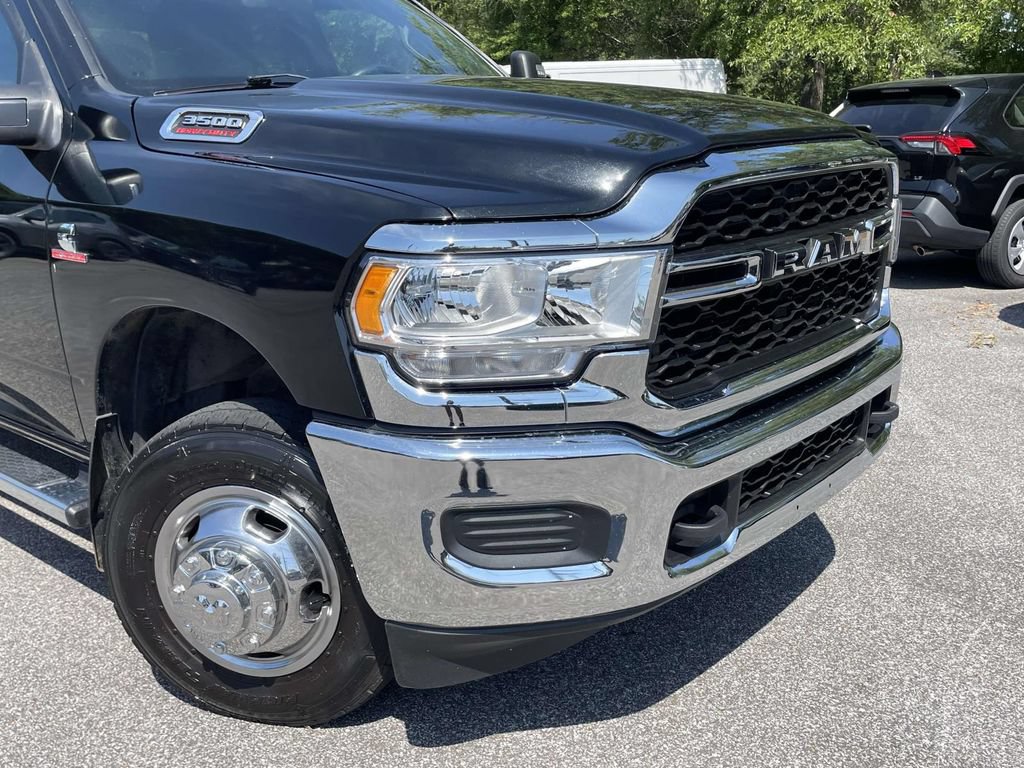 Used 2024 RAM 3500 Tradesman w/ Chrome Appearance Group AWD/4WD image 9
