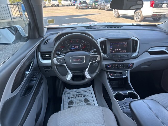 Used 2023 GMC Terrain SLE w/ Driver Convenience Package image 32