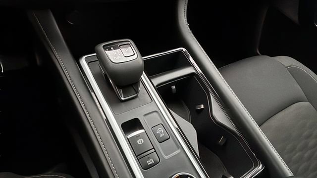 Used 2024 Nissan Pathfinder SV image 28