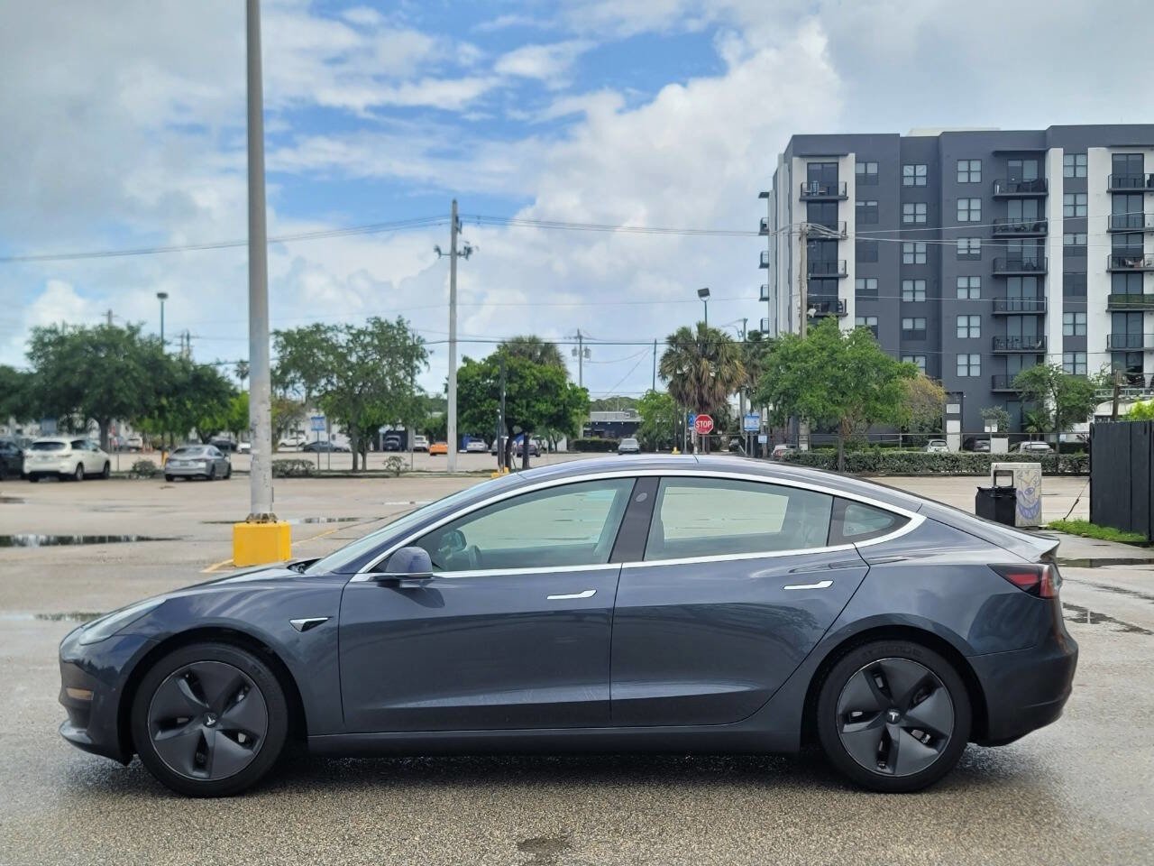 Used 2018 Tesla Model 3 Long Range image 9
