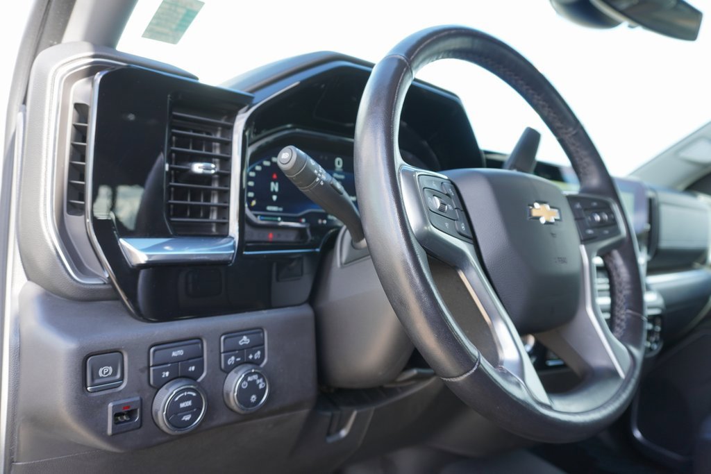 Used 2022 Chevrolet Silverado 1500 LT w/ Convenience Package II image 12