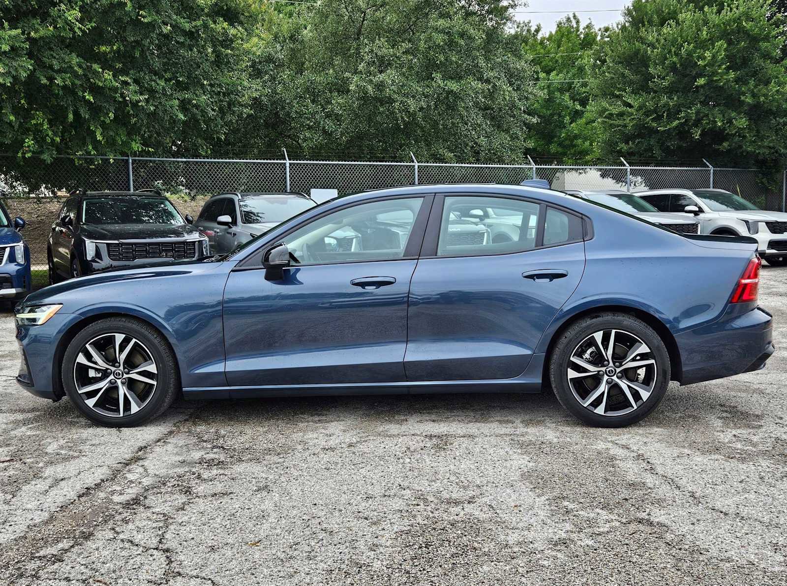 Used 2024 Volvo S60 B5 Core FWD image 3