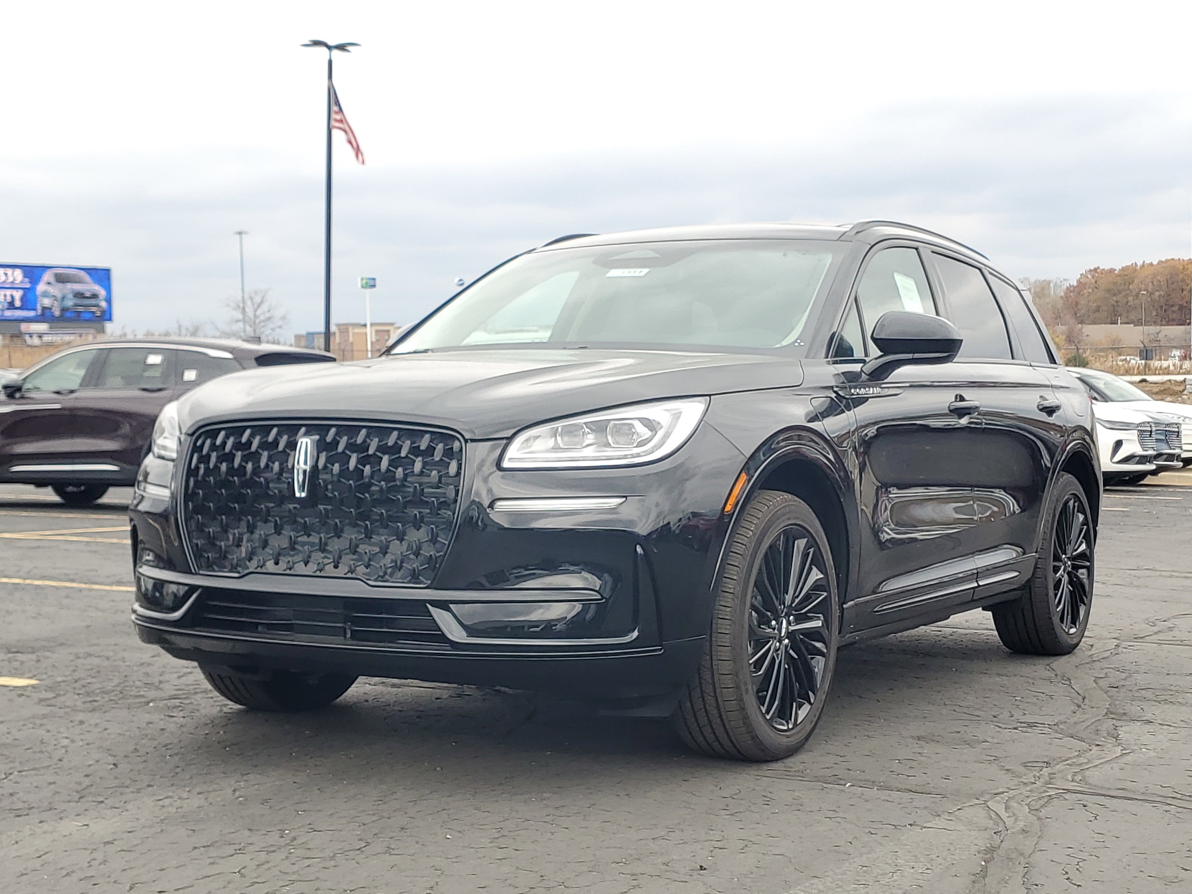 New 2025 Lincoln Corsair Grand Touring w/ Jet Appearance Package image 2