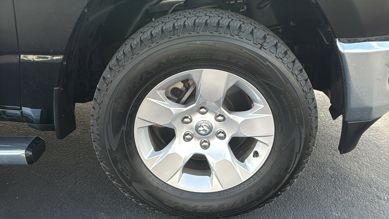 Used 2022 RAM 1500 Big Horn AWD/4WD image 12