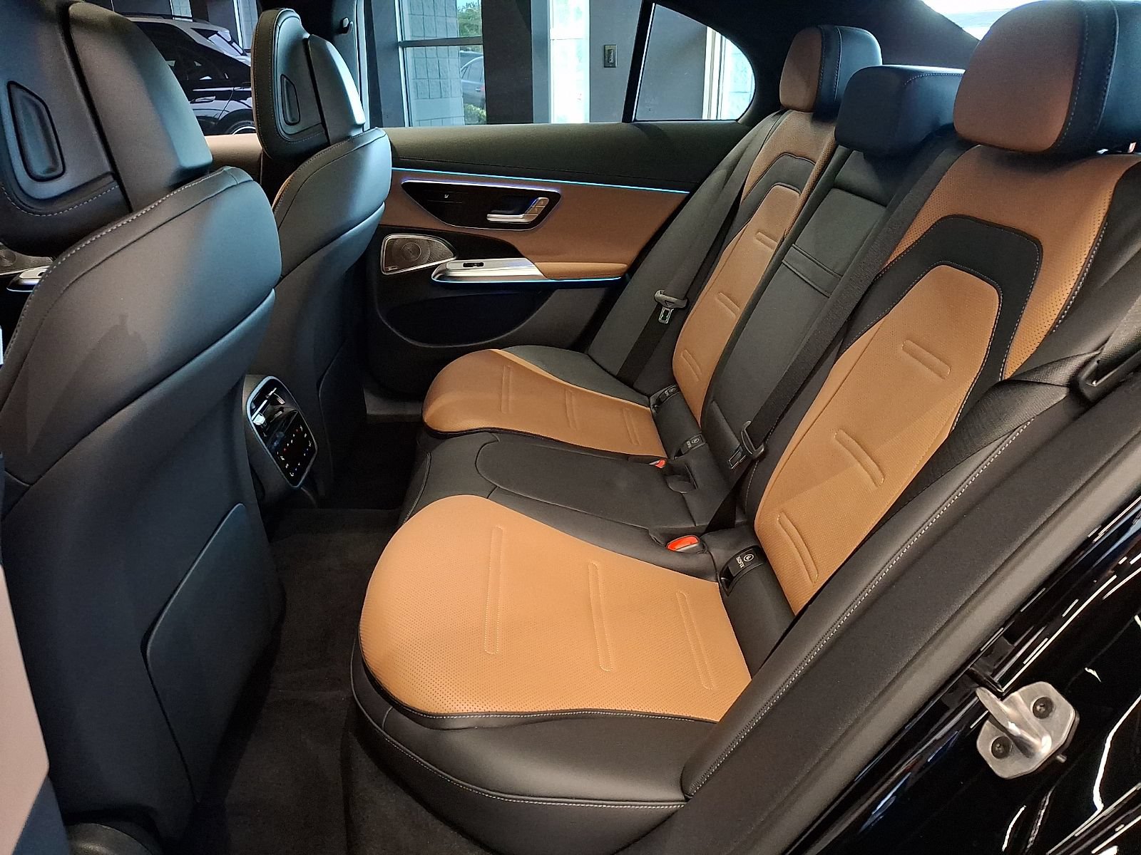 New 2026 Mercedes-Benz E 53 AMG e 4MATIC Sedan image 6