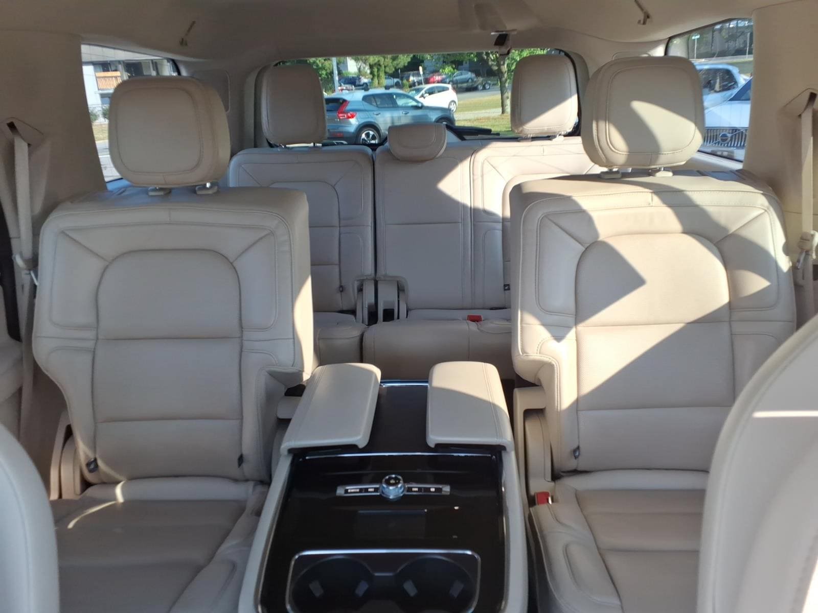 Used 2019 Lincoln Navigator Reserve AWD/4WD image 17