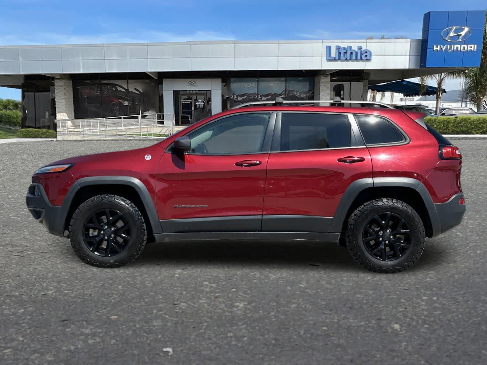 Used 2017 Jeep Cherokee Trailhawk w/ Comfort/Convenience Group AWD/4WD image 6
