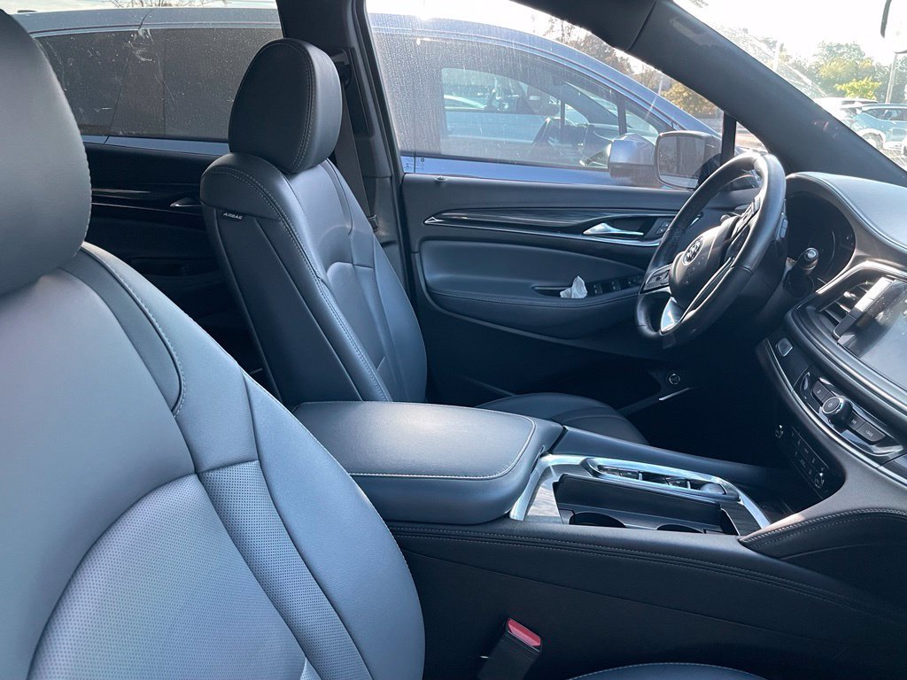 Used 2023 Buick Enclave Essence w/ Sport Touring Edition AWD/4WD image 9