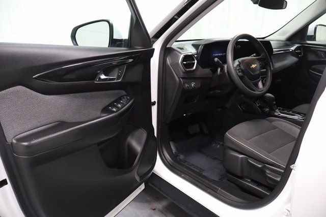 Used 2025 Chevrolet TrailBlazer LT image 9