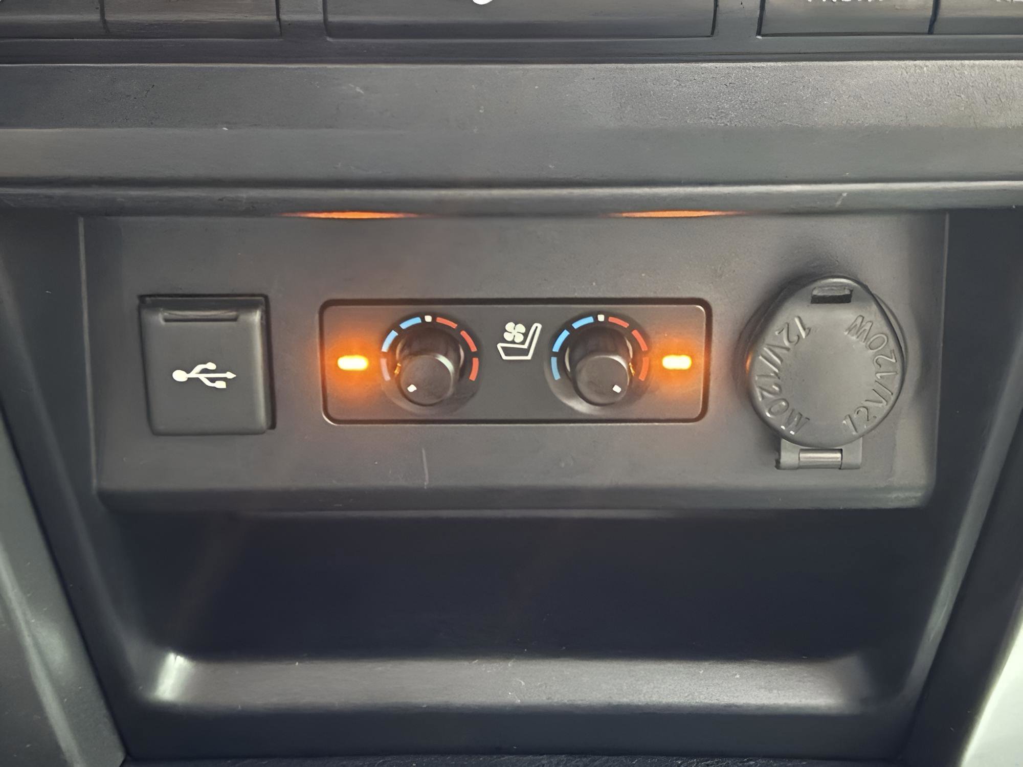 Used 2020 Toyota 4Runner Limited image 25