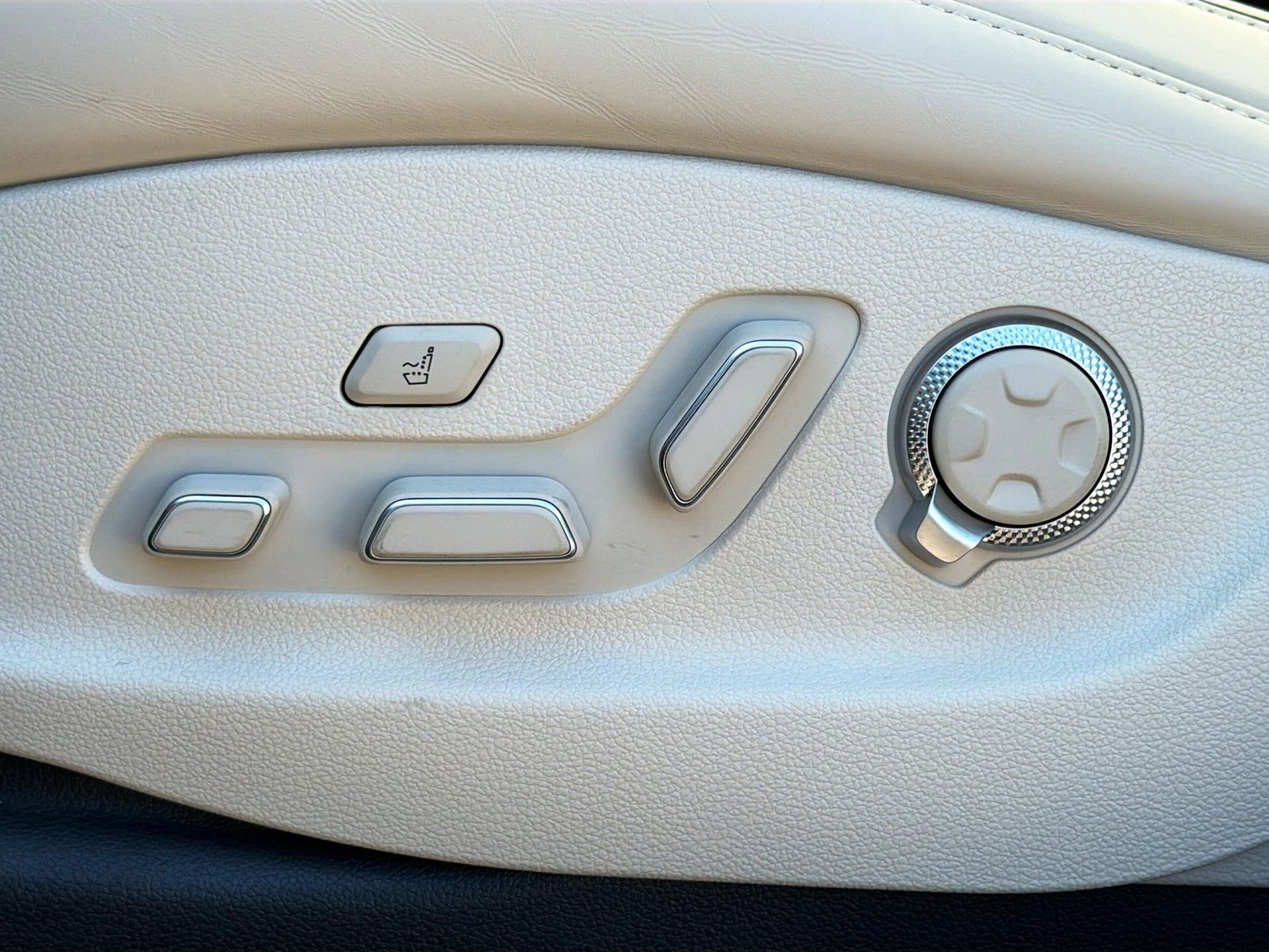 Used 2025 Genesis GV80 3.5T Prestige image 27