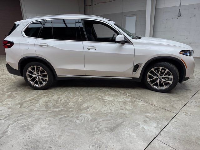 Certified 2024 BMW X5 xDrive40i w/ Premium Package image 6