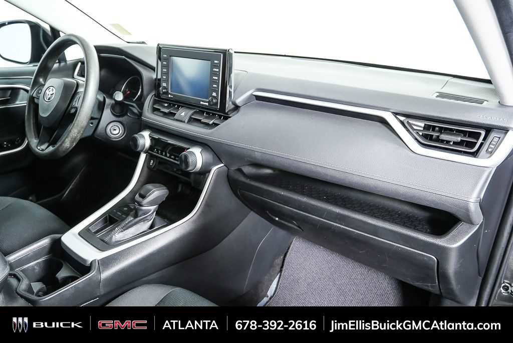 Used 2021 Toyota RAV4 LE image 21