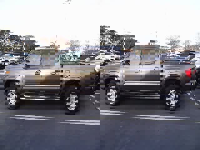 Used 2019 Toyota Tacoma SR image 8