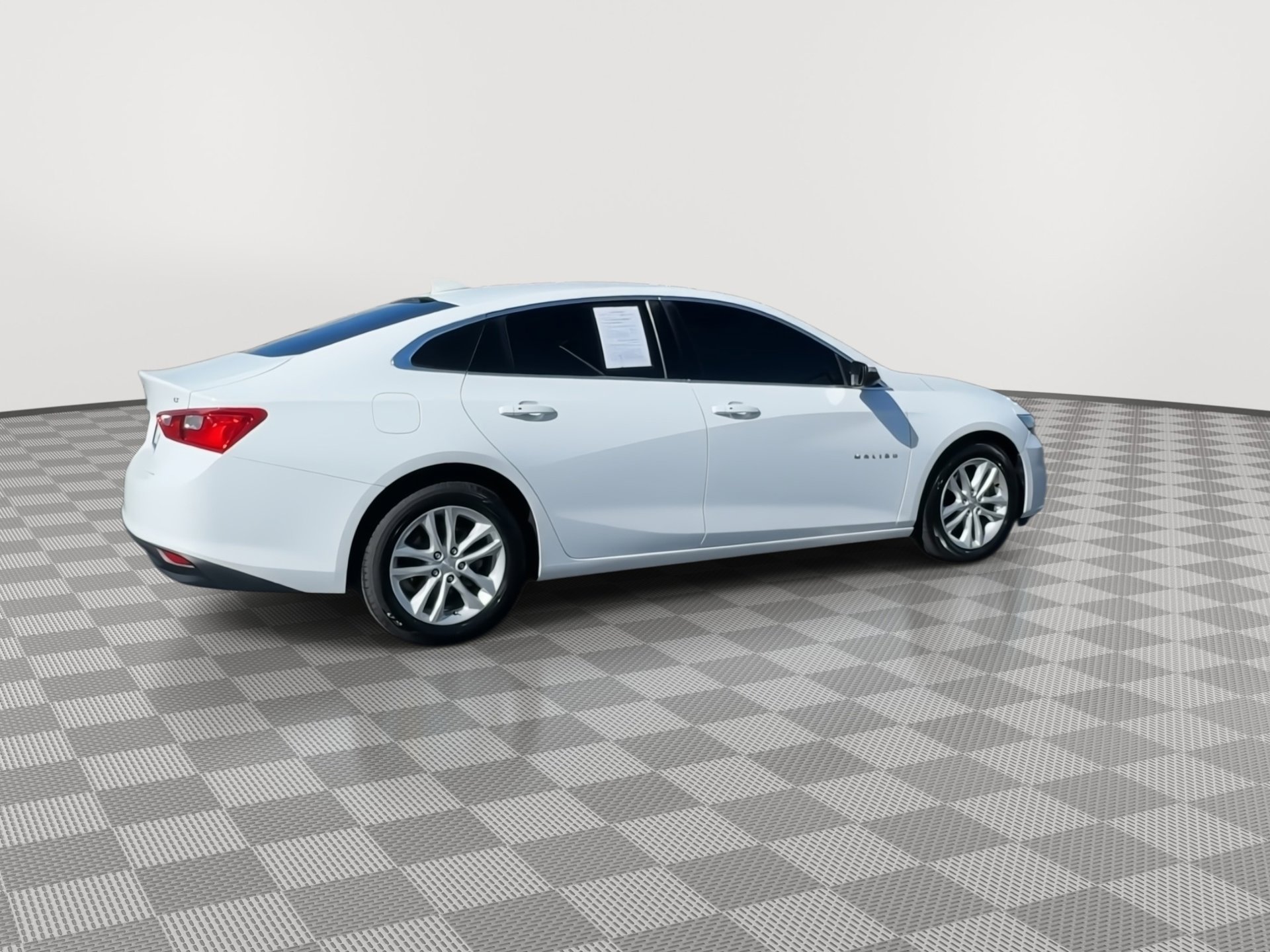 Certified 2017 Chevrolet Malibu LT image 9