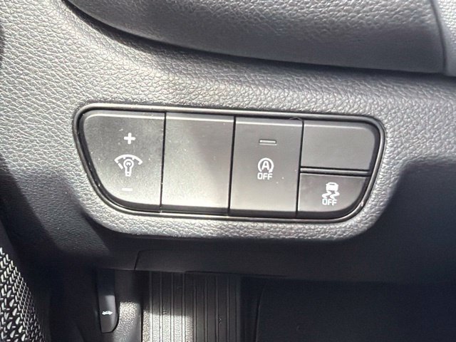 Used 2025 Kia Seltos LX AWD/4WD image 16