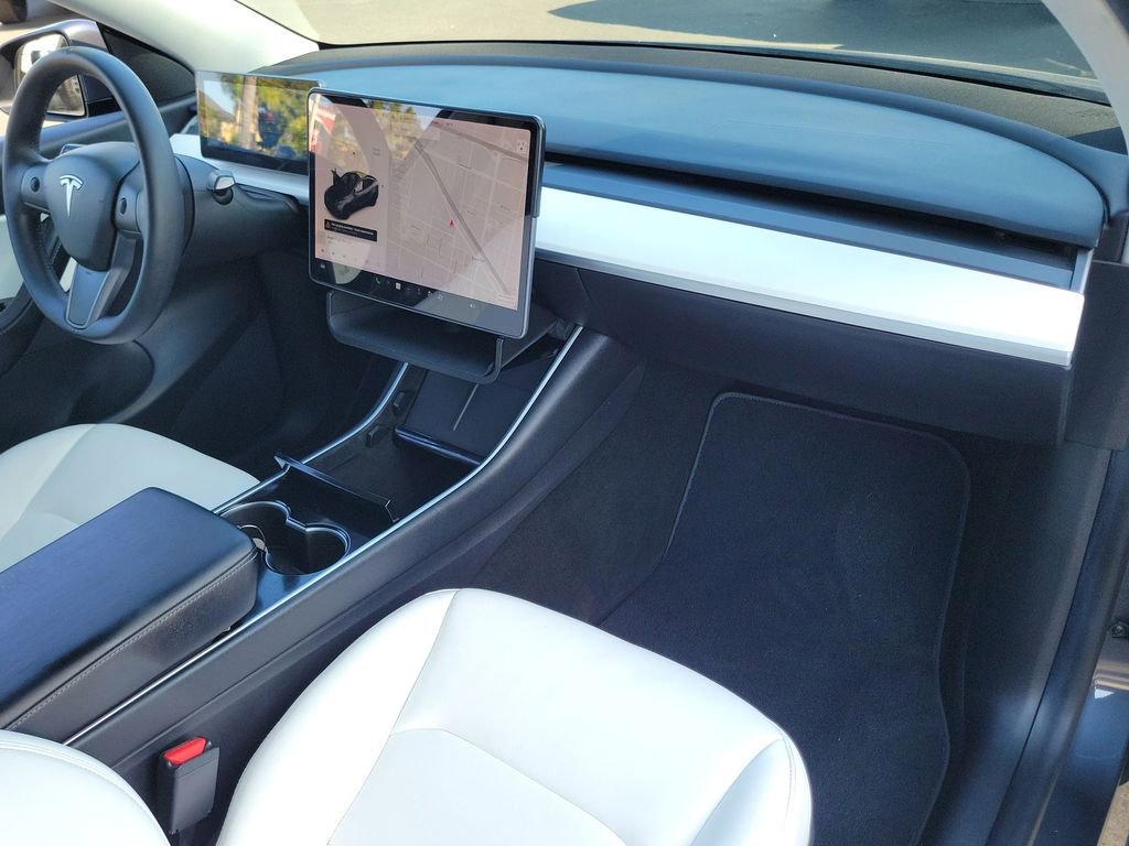 Used 2021 Tesla Model Y Long Range AWD/4WD image 27