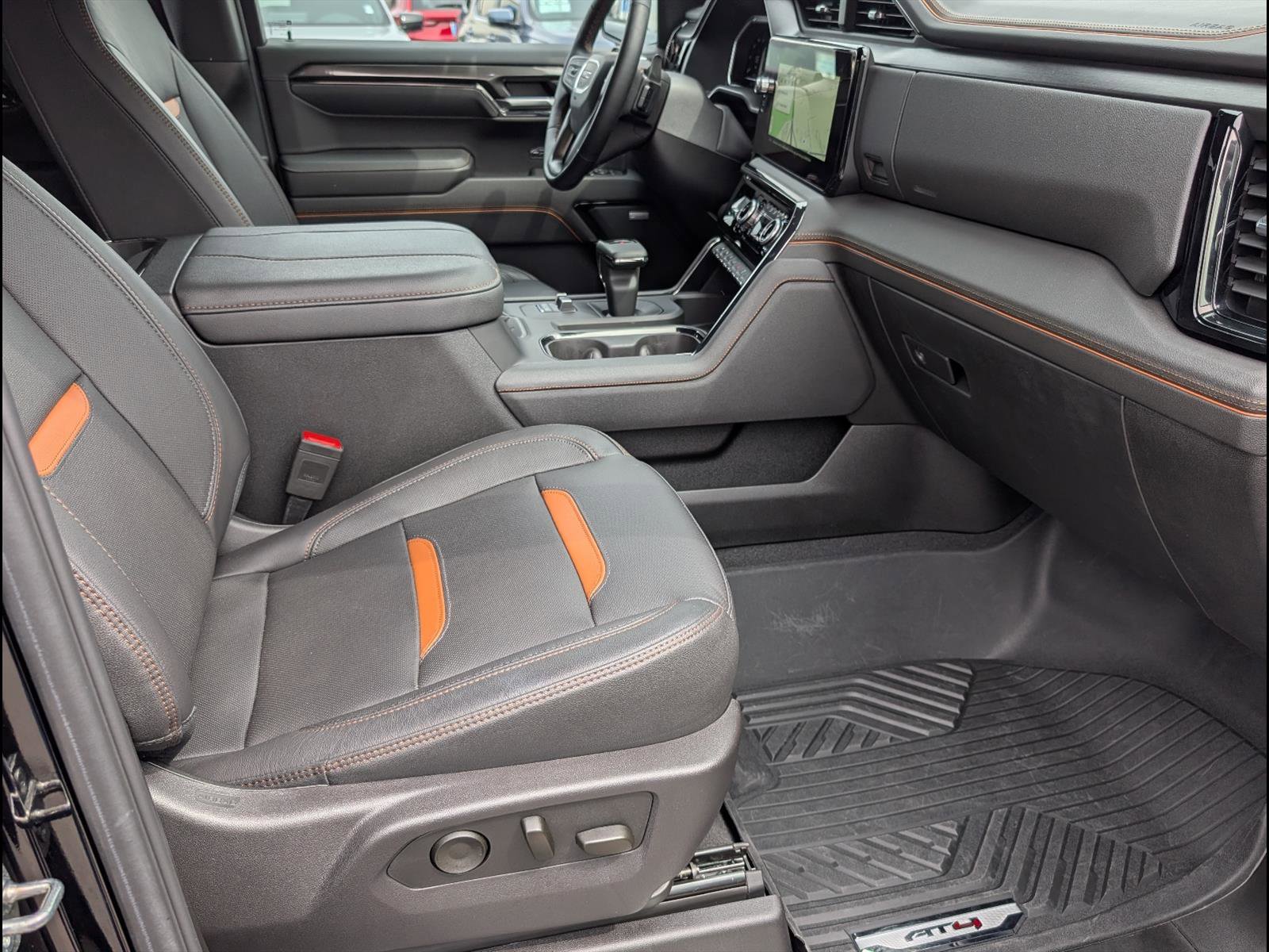 Used 2024 GMC Sierra 1500 AT4 w/ Technology Package image 18