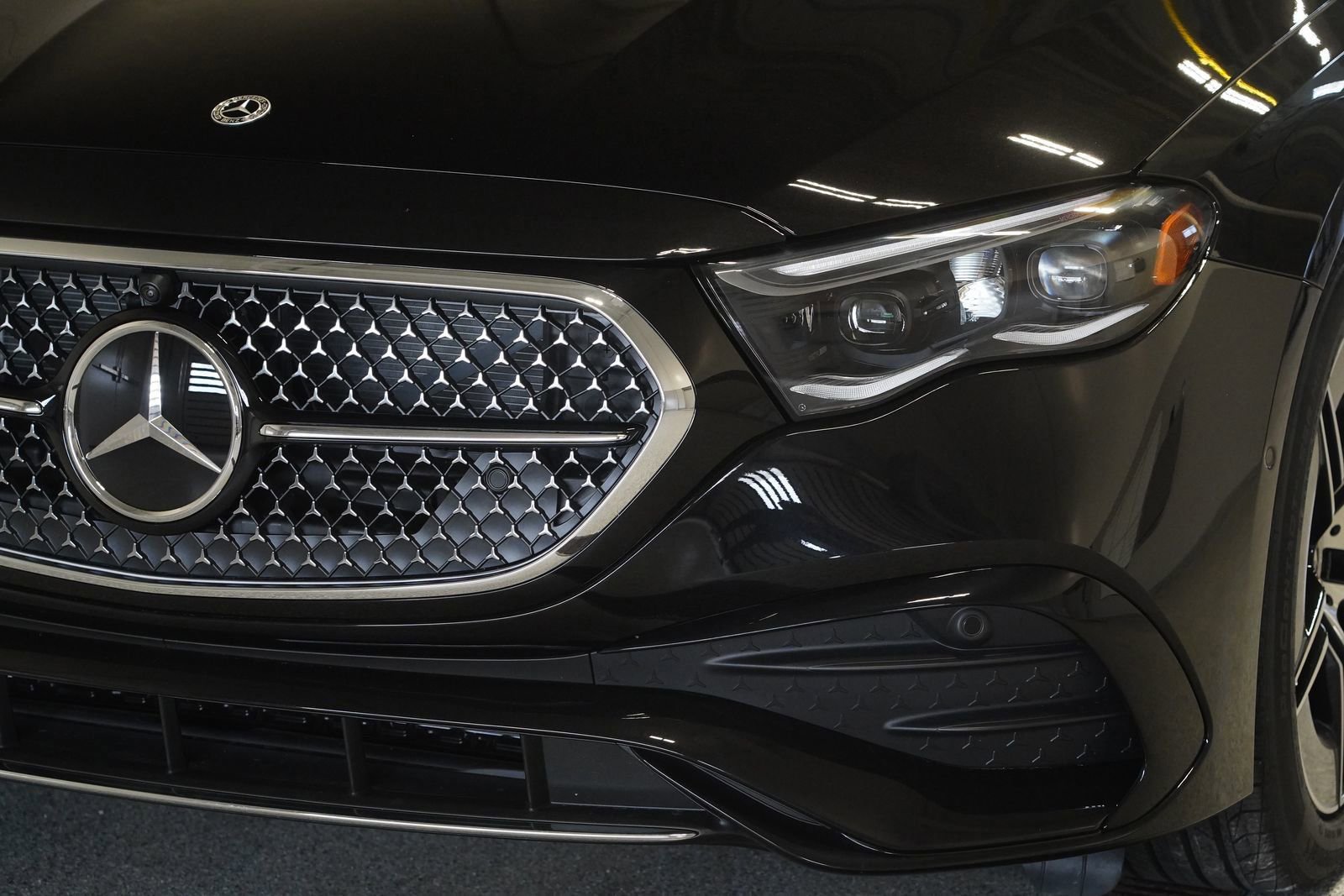 New 2026 Mercedes-Benz E 350 4MATIC Sedan image 8