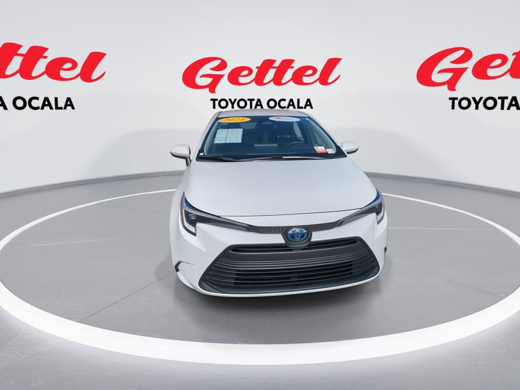Used 2024 Toyota Corolla LE image 3
