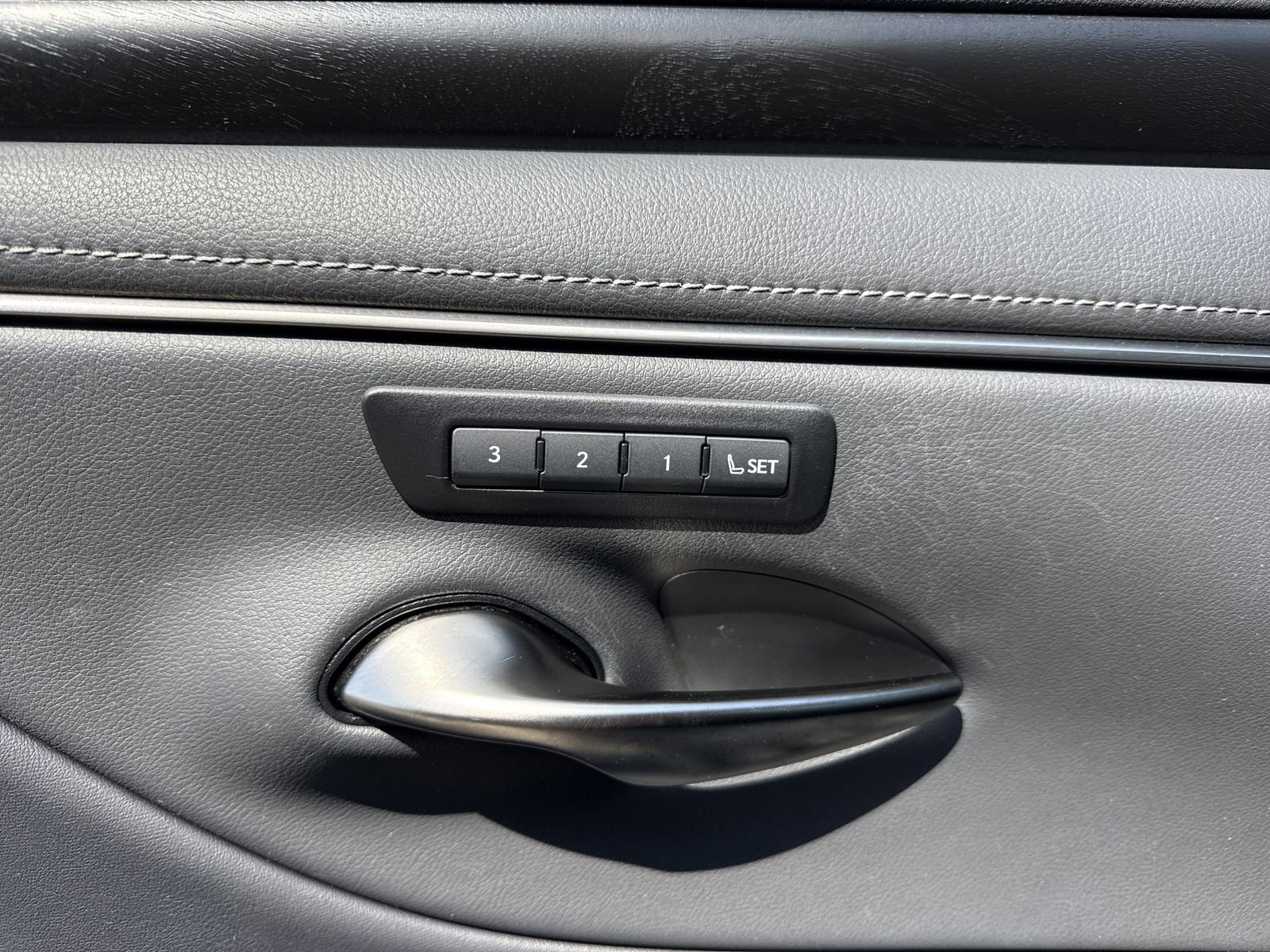 Used 2022 Lexus ES 350 w/ Premium Package image 19