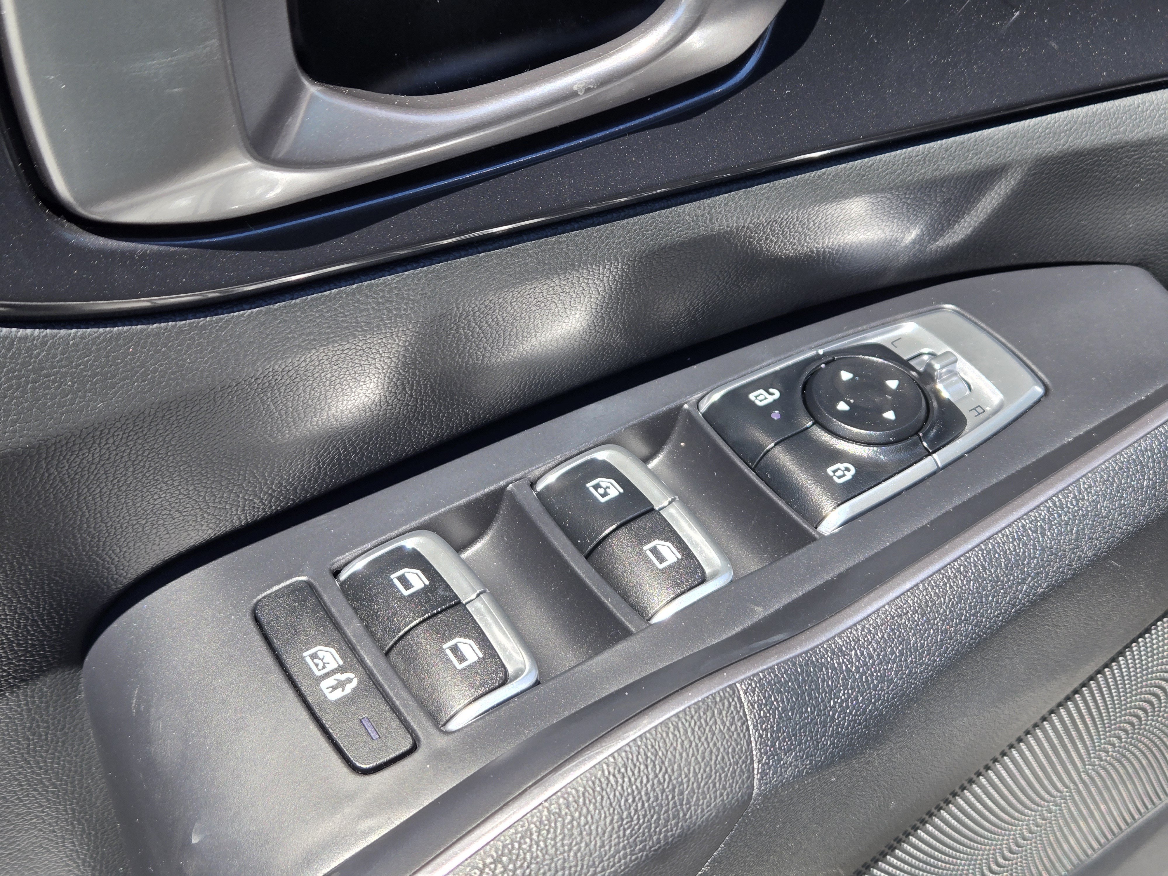 Used 2025 Kia Sorento S w/ Panoramic Sunroof Package AWD/4WD image 15