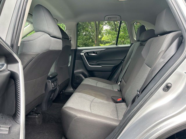 Used 2025 Toyota RAV4 XLE AWD/4WD image 25