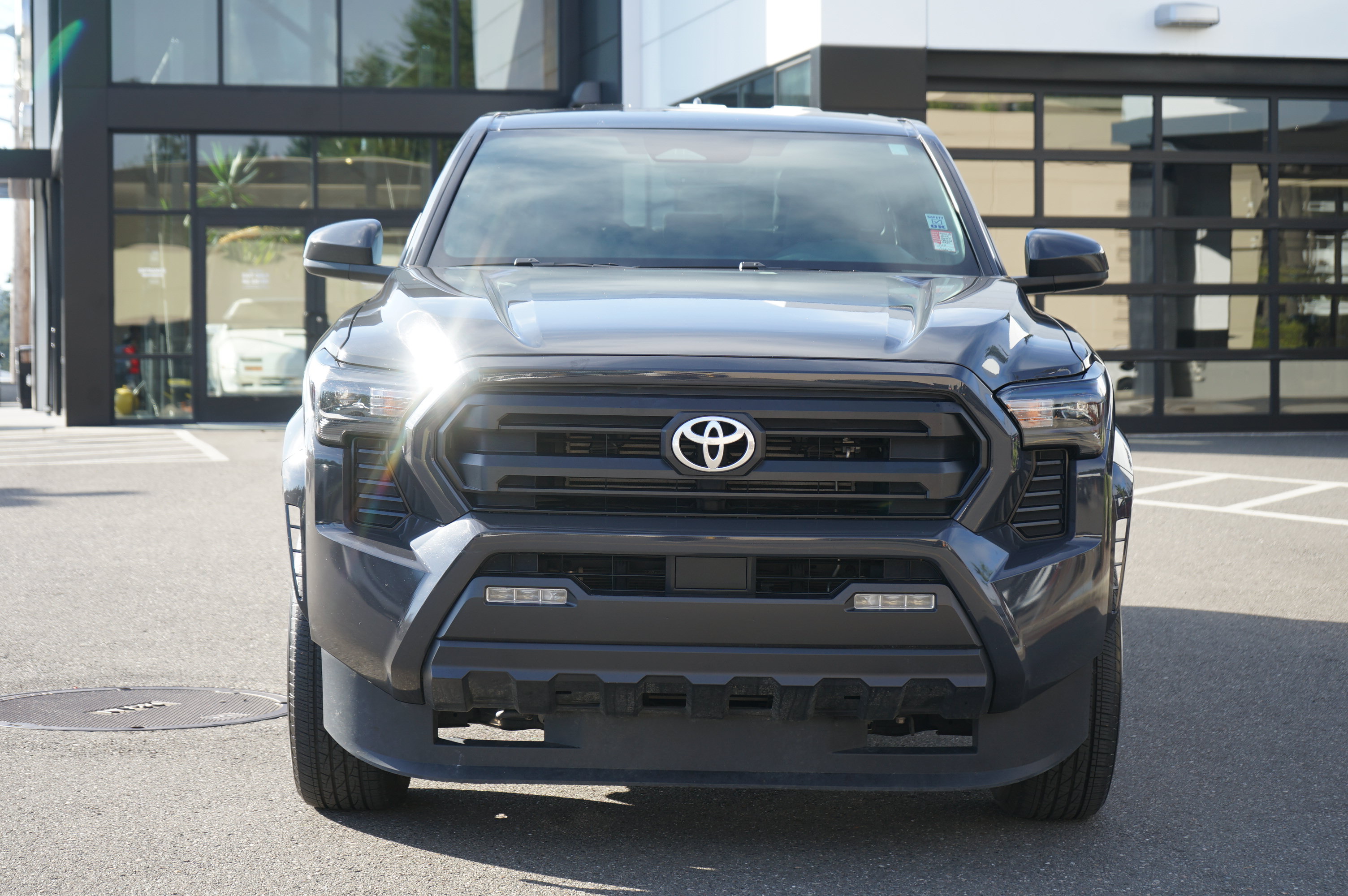Used 2025 Toyota Tacoma SR5 AWD/4WD image 10