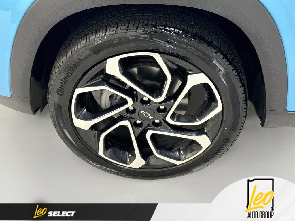 Used 2025 Chevrolet Trax RS w/ Sunroof Package FWD image 33