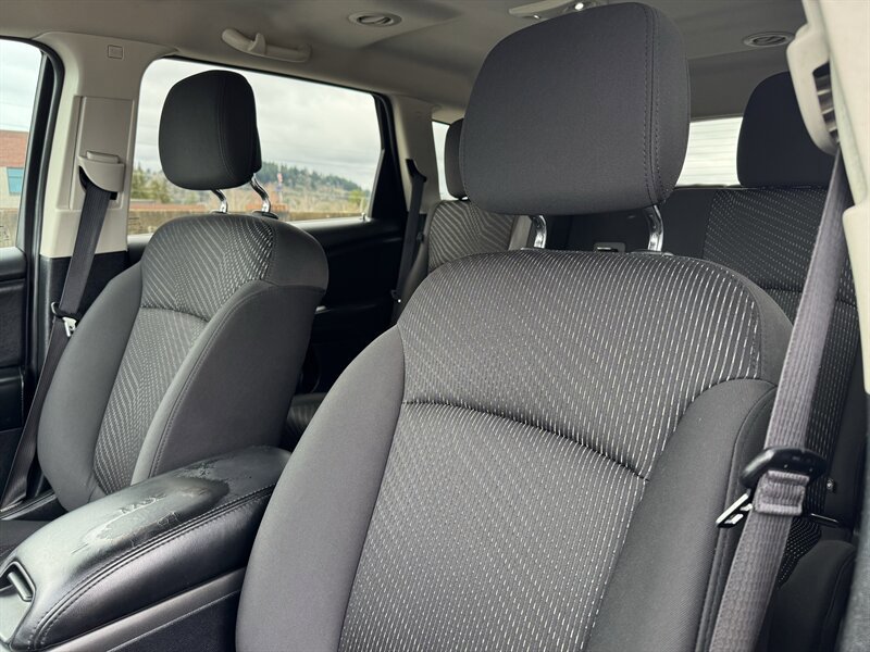 Used 2017 Dodge Journey Crossroad FWD image 12