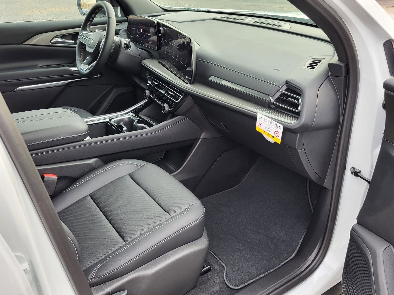 New 2026 Chevrolet Traverse LT w/ Midnight/Sport Edition FWD image 9