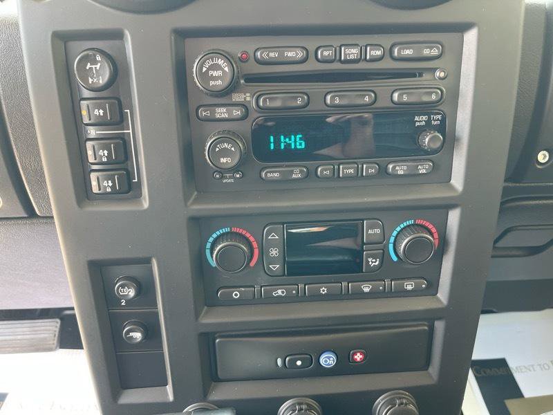 Used 2005 HUMMER H2 w/ Preferred Equipment Group AWD/4WD image 41