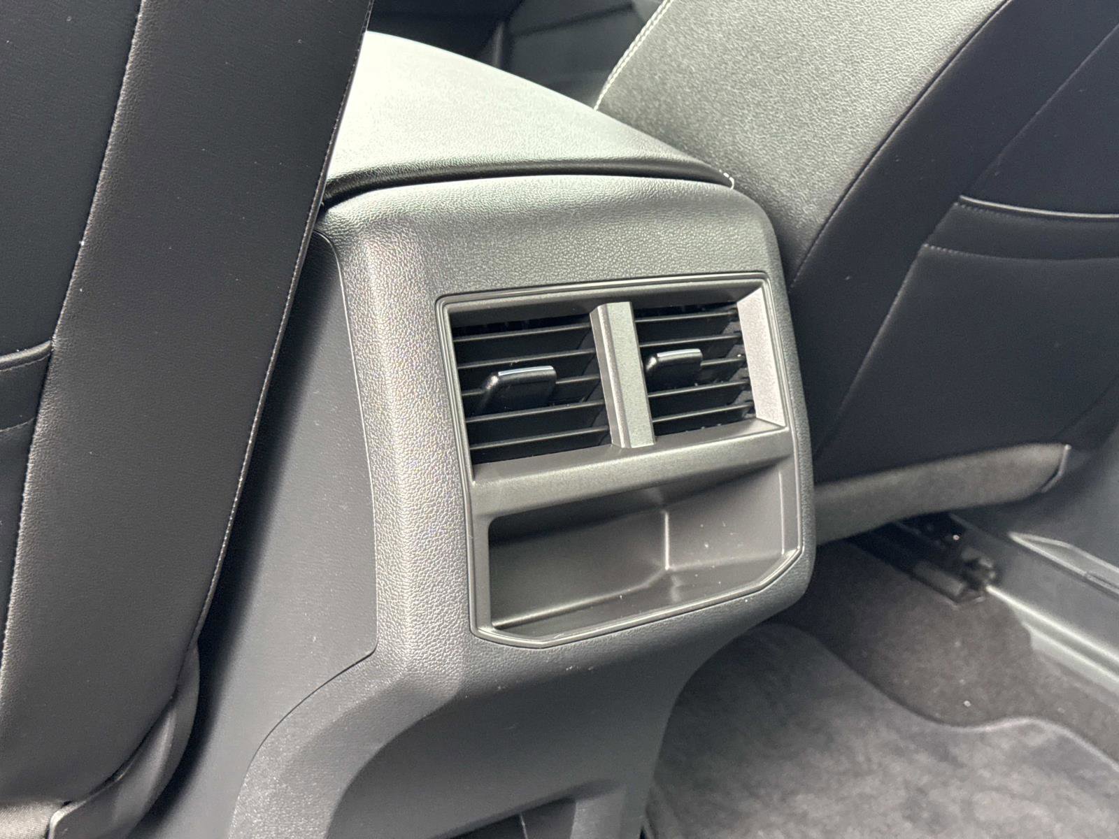 Certified 2022 Volkswagen Atlas Cross Sport SE image 26