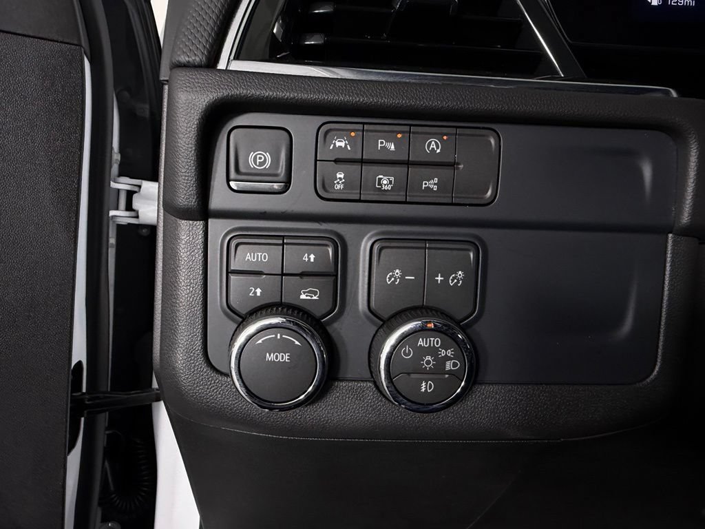 Used 2026 Chevrolet Tahoe RST AWD/4WD image 19