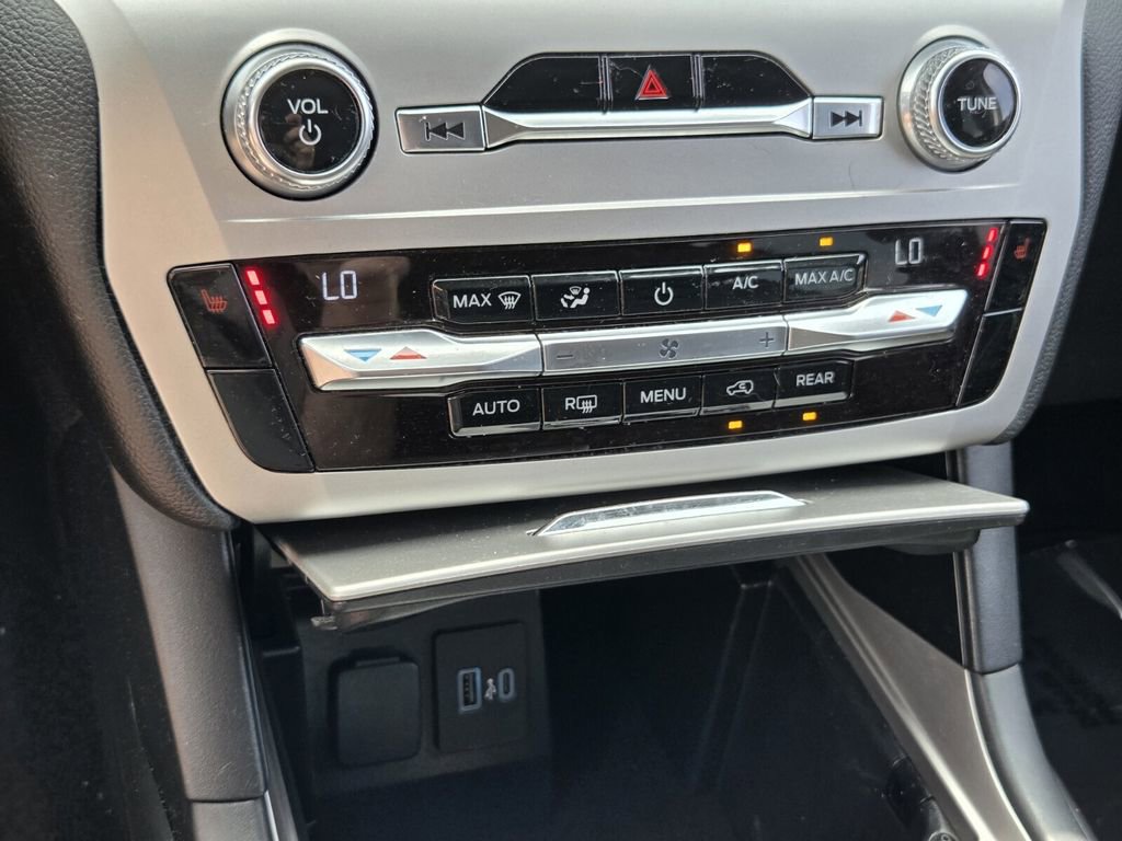 Used 2021 Ford Explorer XLT image 20