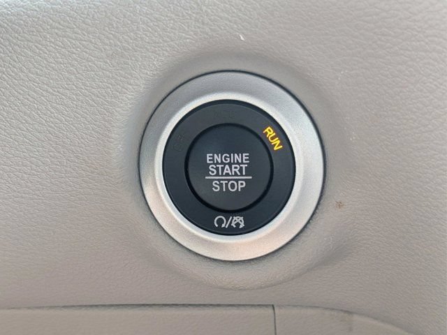 Used 2024 Chrysler Pacifica Touring-L FWD image 25