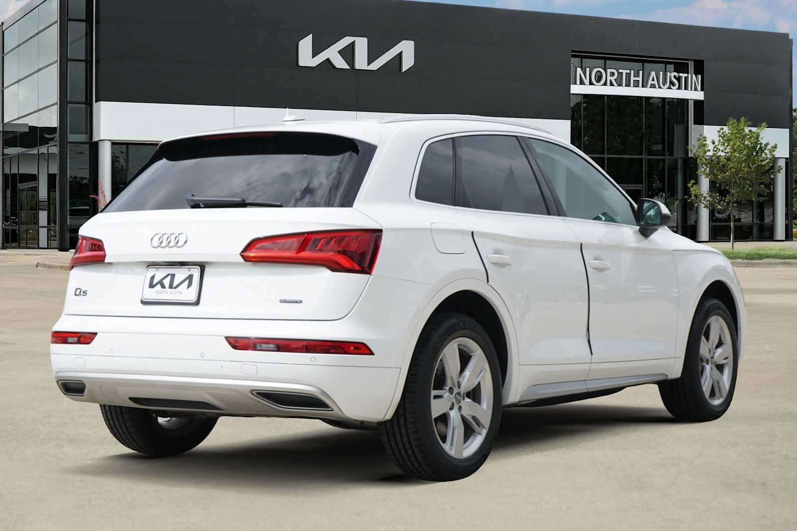 Used 2019 Audi Q5 2.0T Premium Plus w/ Premium Plus Package AWD/4WD image 5