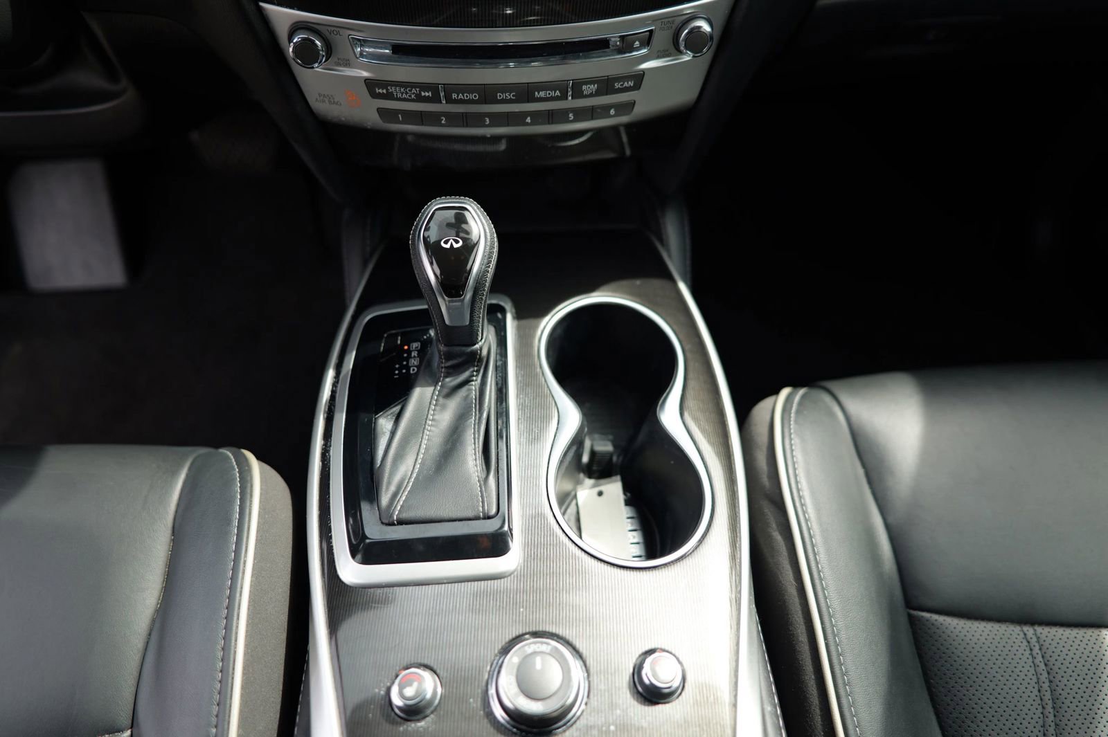 Used 2019 INFINITI QX60 Luxe w/ Essential Package image 24