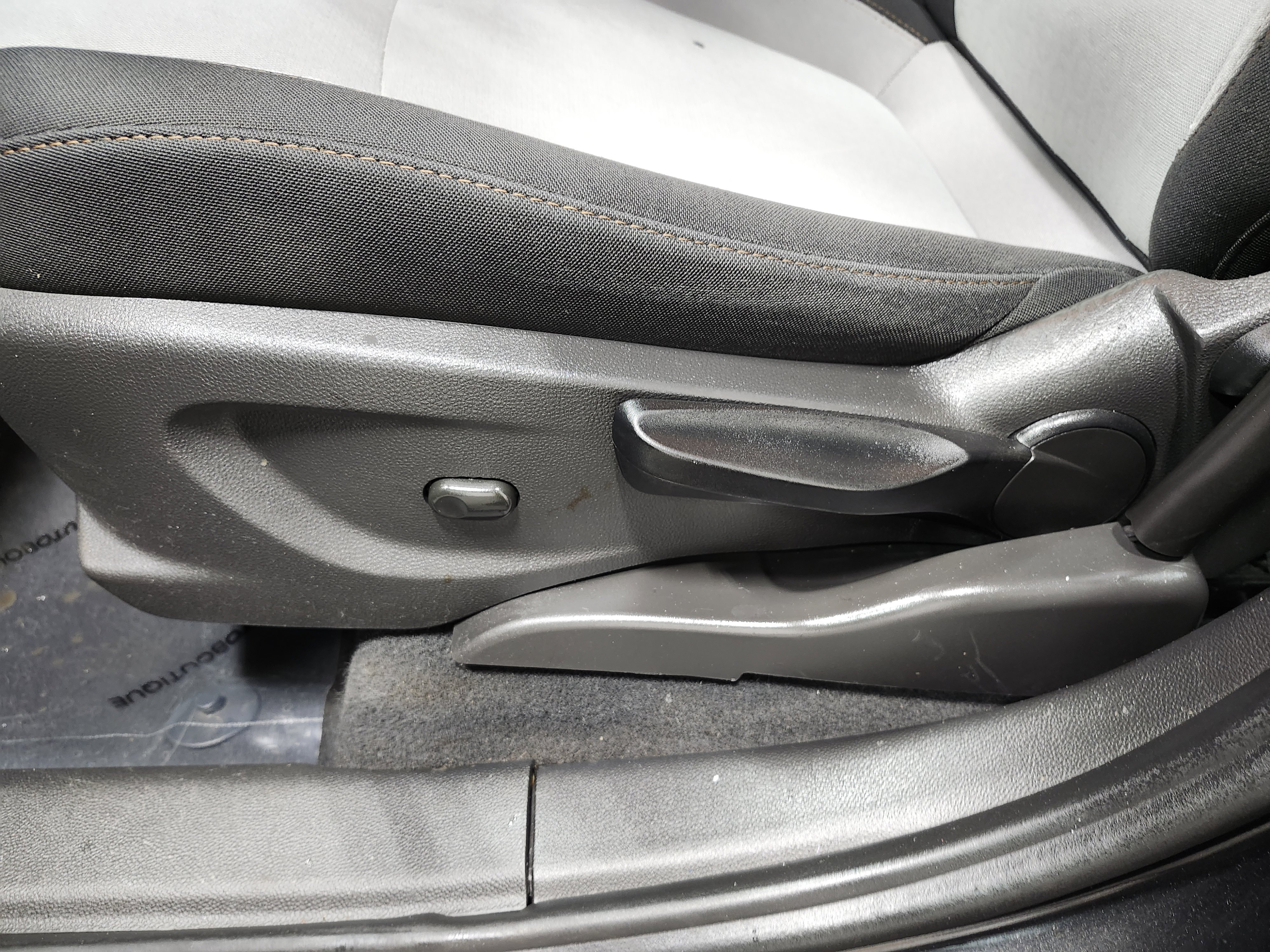 Used 2020 Chevrolet Trax LS FWD image 22