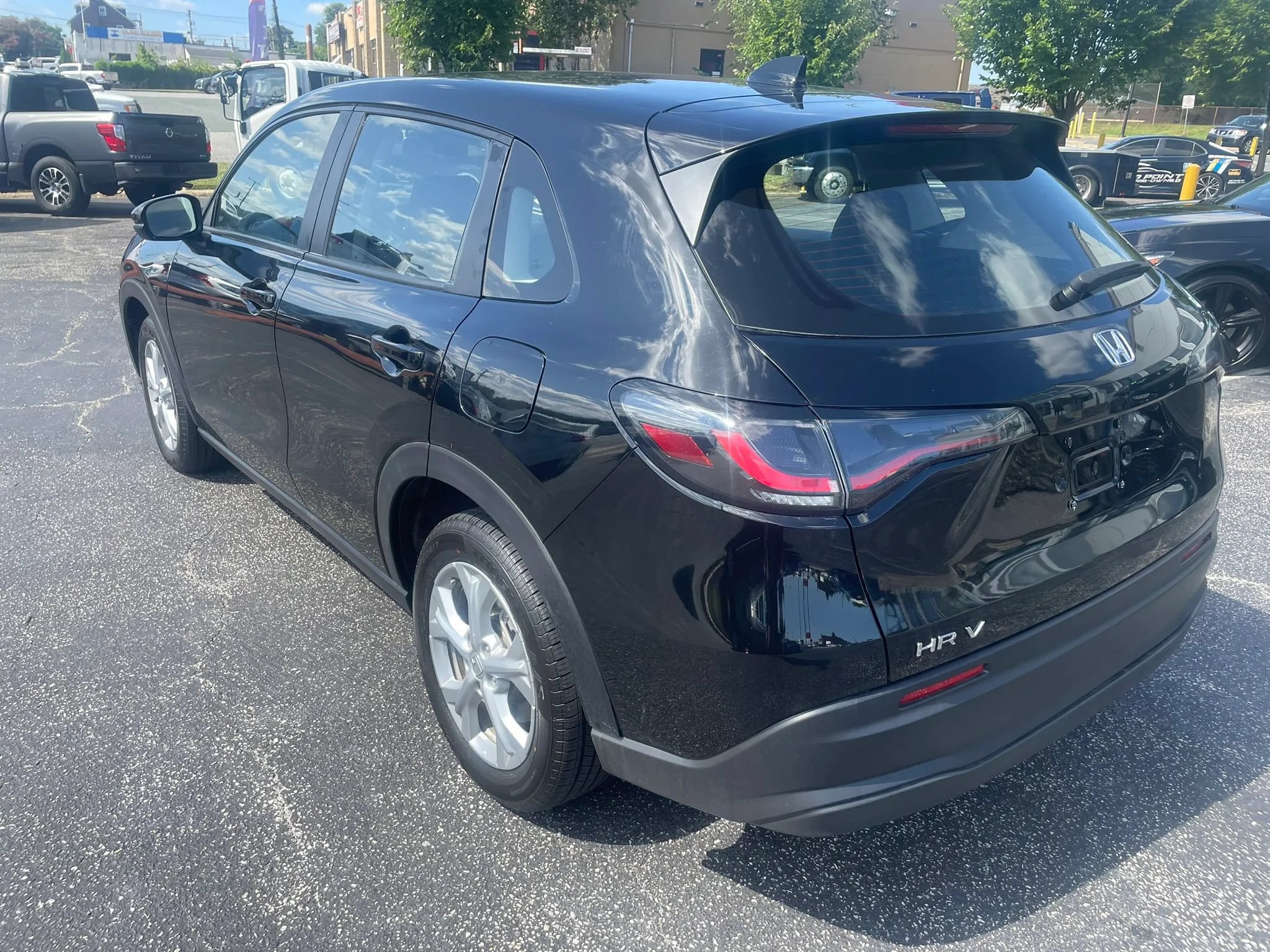 Used 2025 Honda HR-V LX image 7