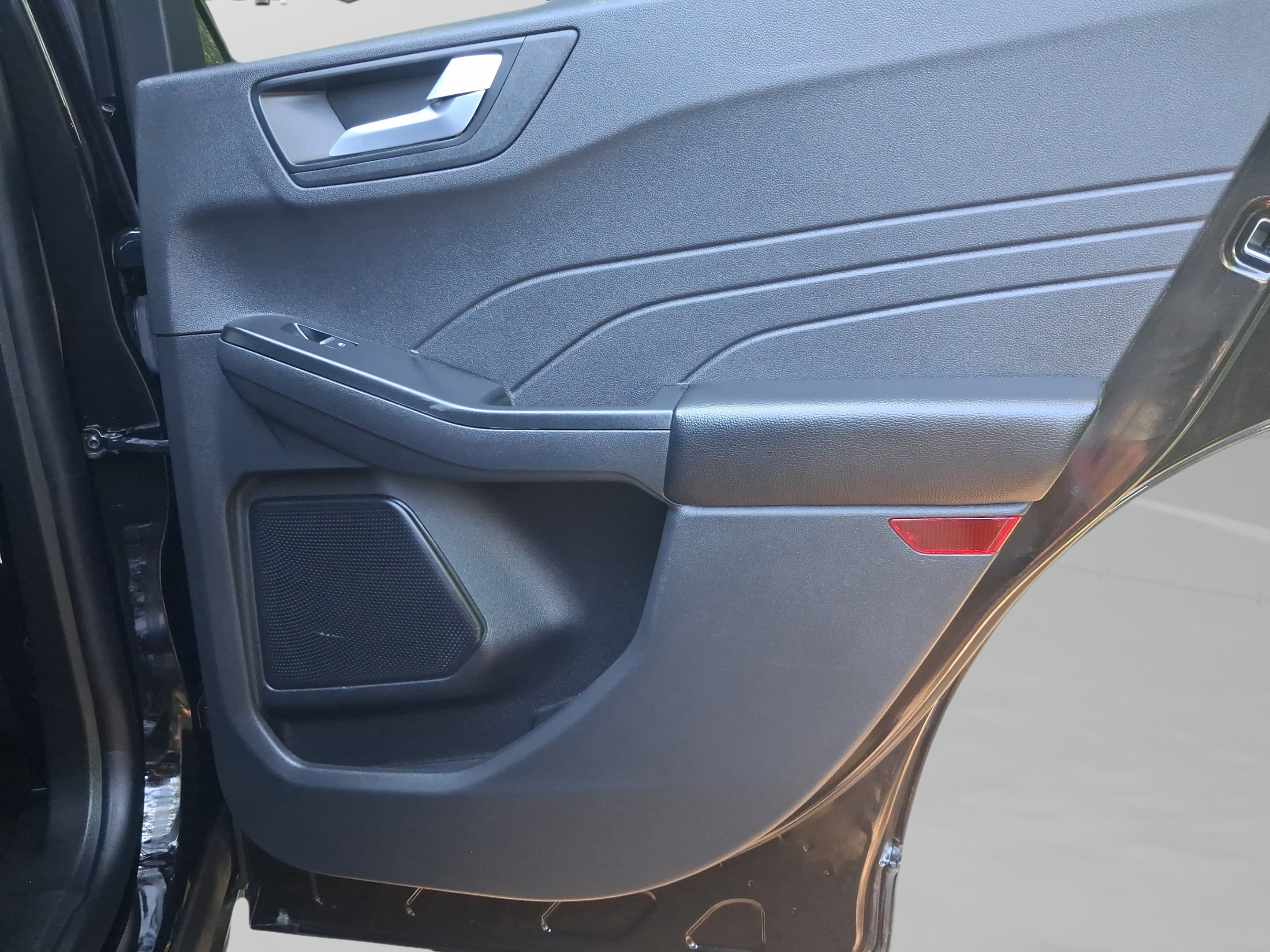 Used 2025 Ford Escape ST-Line FWD image 30