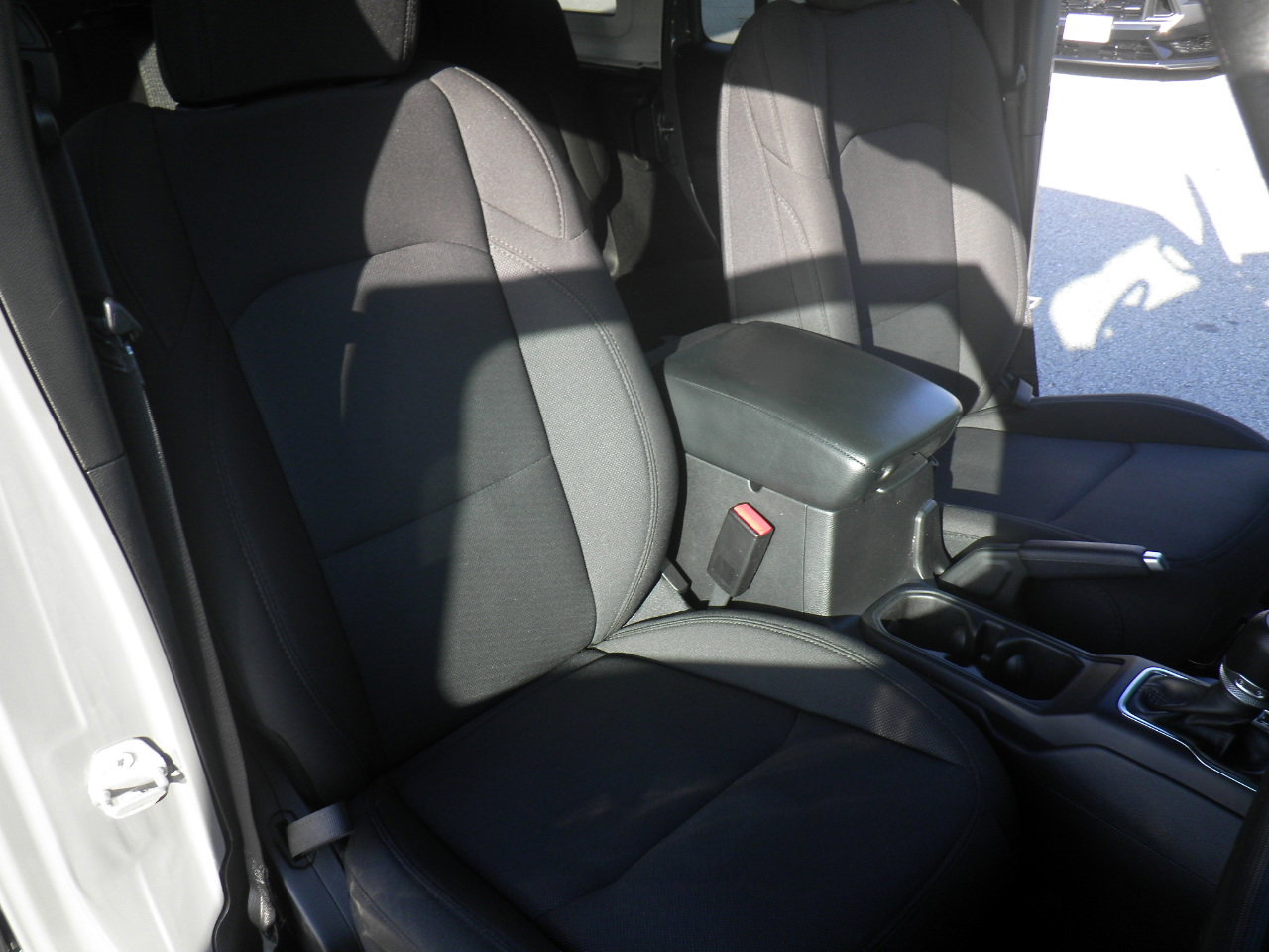 Used 2023 Jeep Wrangler Unlimited w/ Sun & Screen Package AWD/4WD image 26