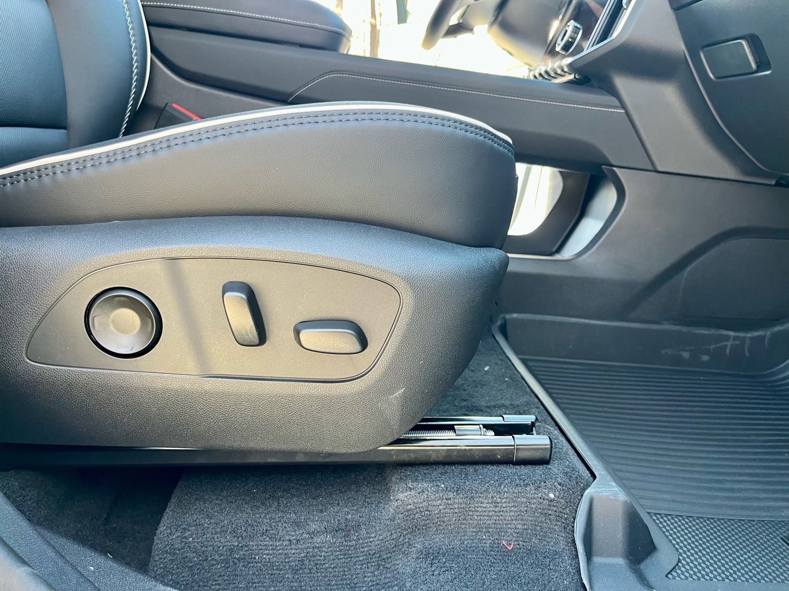 New 2026 GMC Acadia Denali w/ Super Cruise Package image 19