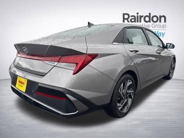Used 2024 Hyundai Elantra Limited image 8