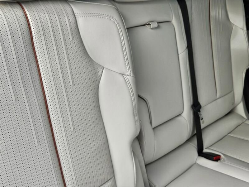 New 2026 Cadillac Vistiq Sport image 19